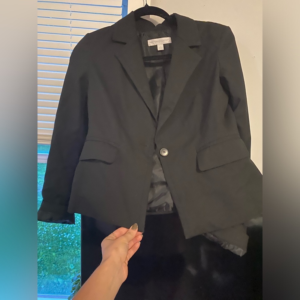 New York company blazer jacket top. Good condition size 2